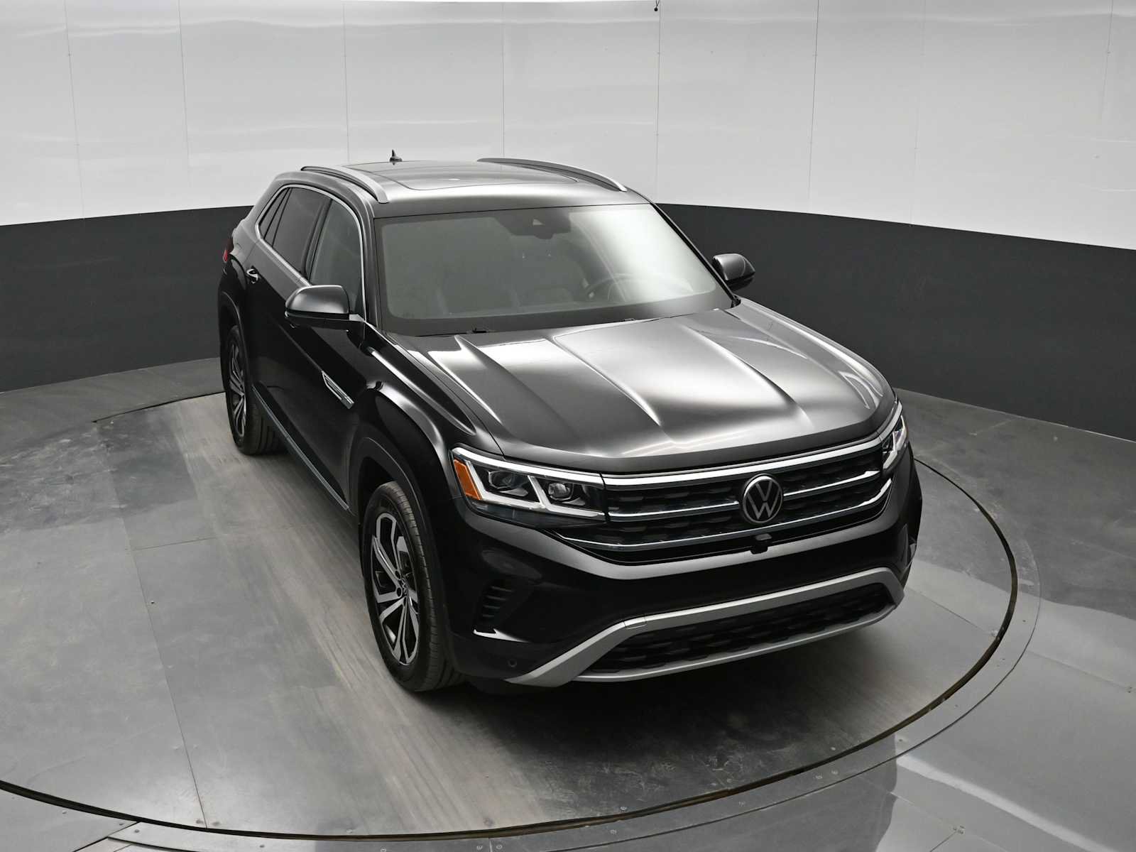 Used 2021 Volkswagen Atlas Cross Sport SEL Premium AWD/4WD image 24