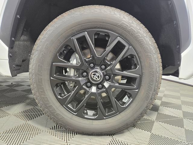 Used 2025 Toyota Tundra Limited image 11