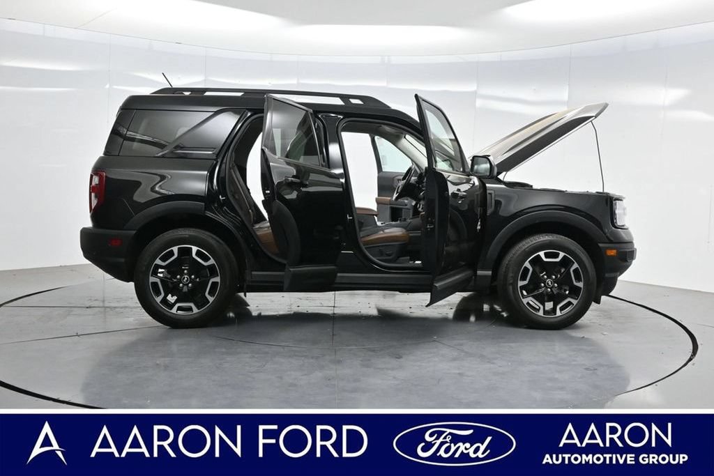 Used 2023 Ford Bronco Sport Outer Banks w/ Tech Package AWD/4WD image 3