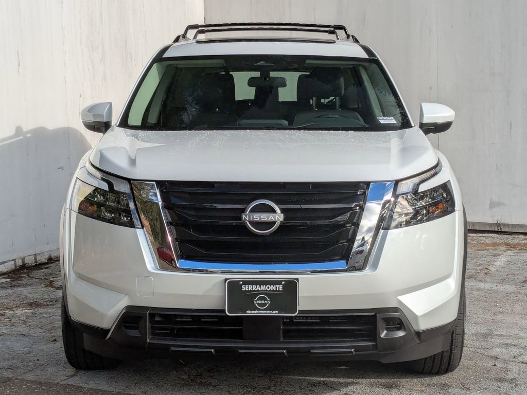 New 2025 Nissan Pathfinder SV image 2
