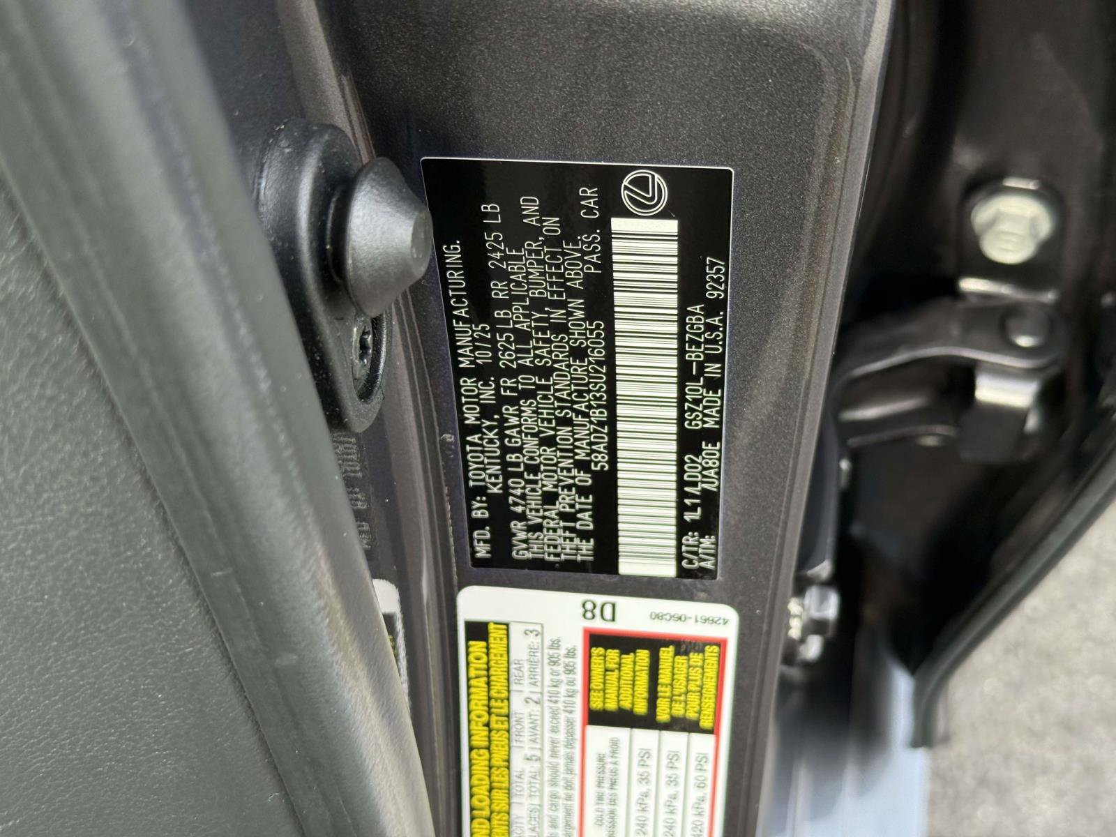 Used 2025 Lexus ES 350 w/ Premium Package FWD image 32