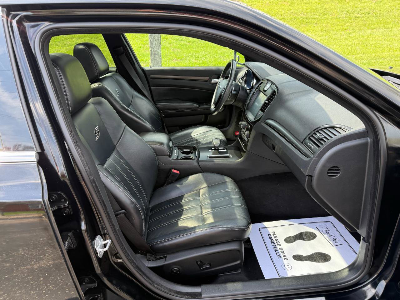 Used 2012 Chrysler 300 S w/ Luxury Group image 27