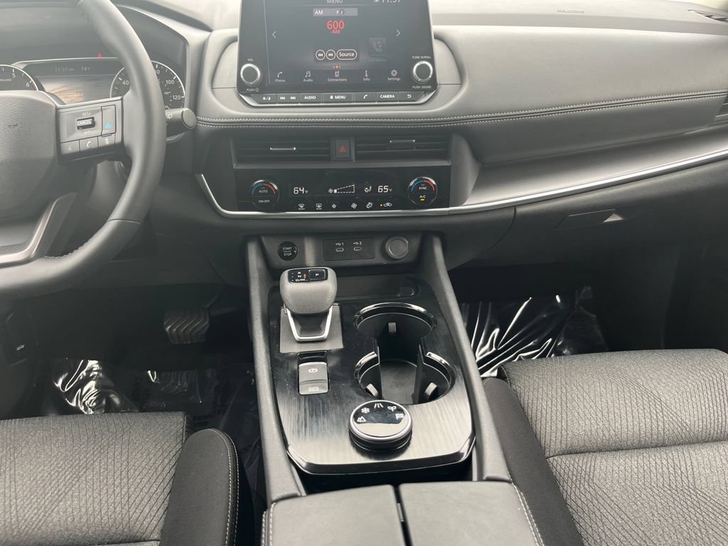 Used 2025 Nissan Rogue SV AWD/4WD image 11