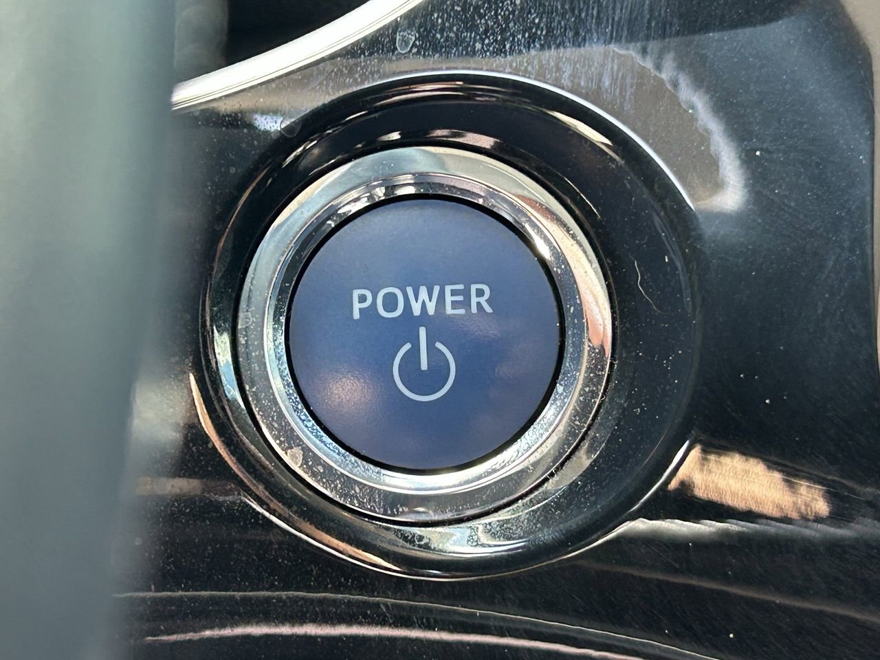 Used 2016 Toyota Prius Three Touring w/ Preferred Accessory Package image 9