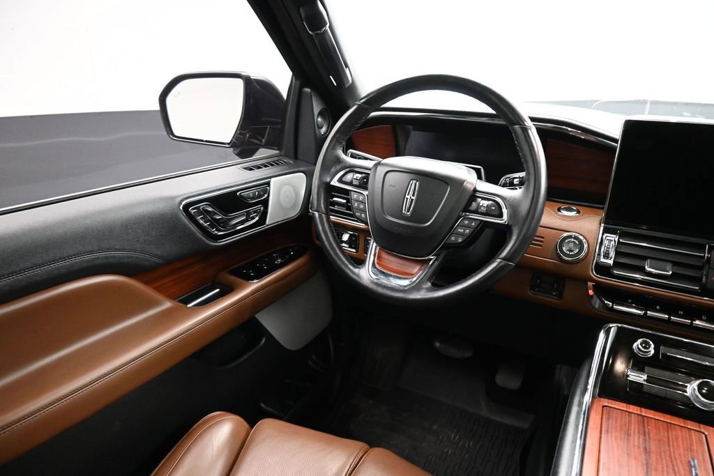 Used 2023 Lincoln Navigator L Reserve AWD/4WD image 23
