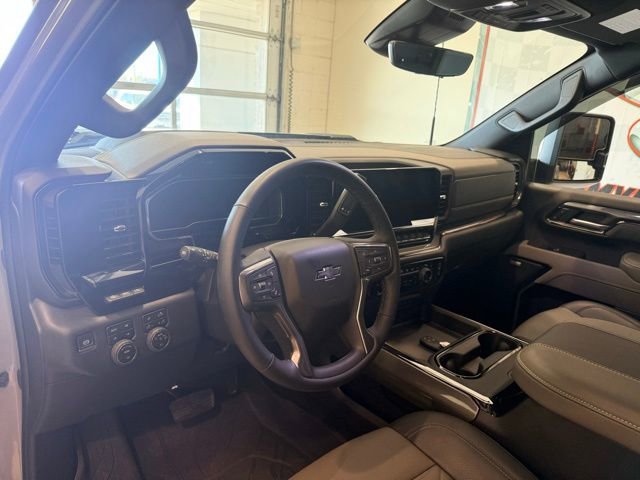Used 2025 Chevrolet Silverado 2500 ZR2 w/ Technology Package image 13