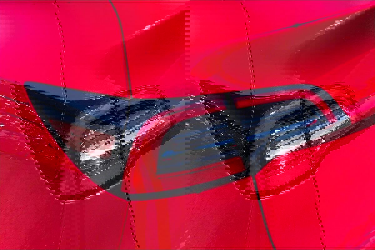 Used 2022 Tesla Model Y Long Range image 27