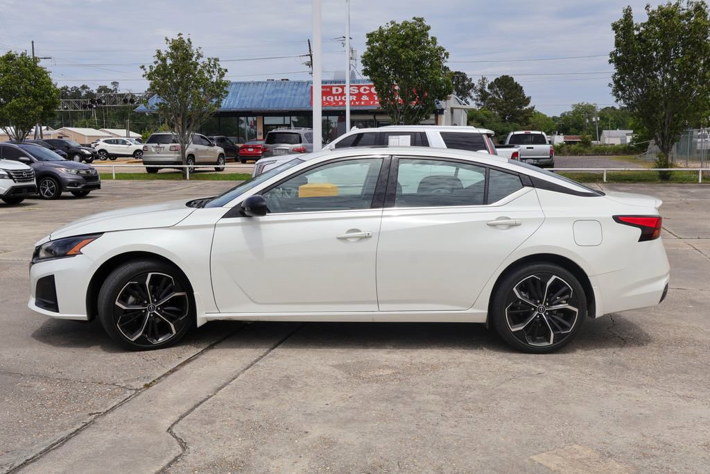 Used 2023 Nissan Altima 2.5 SR w/ SR Premium Package AWD/4WD image 26