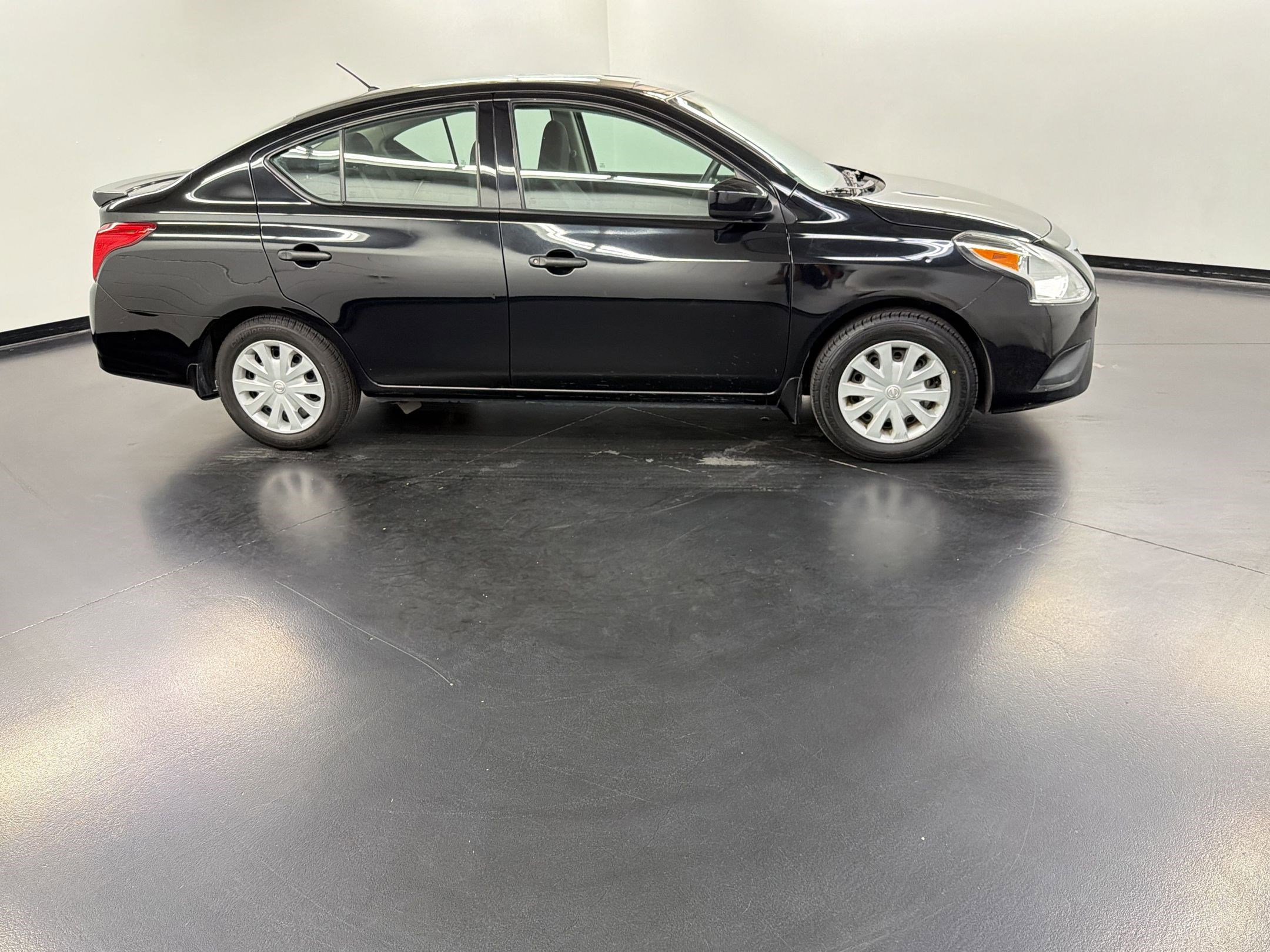 Used 2017 Nissan Versa S Plus FWD image 8