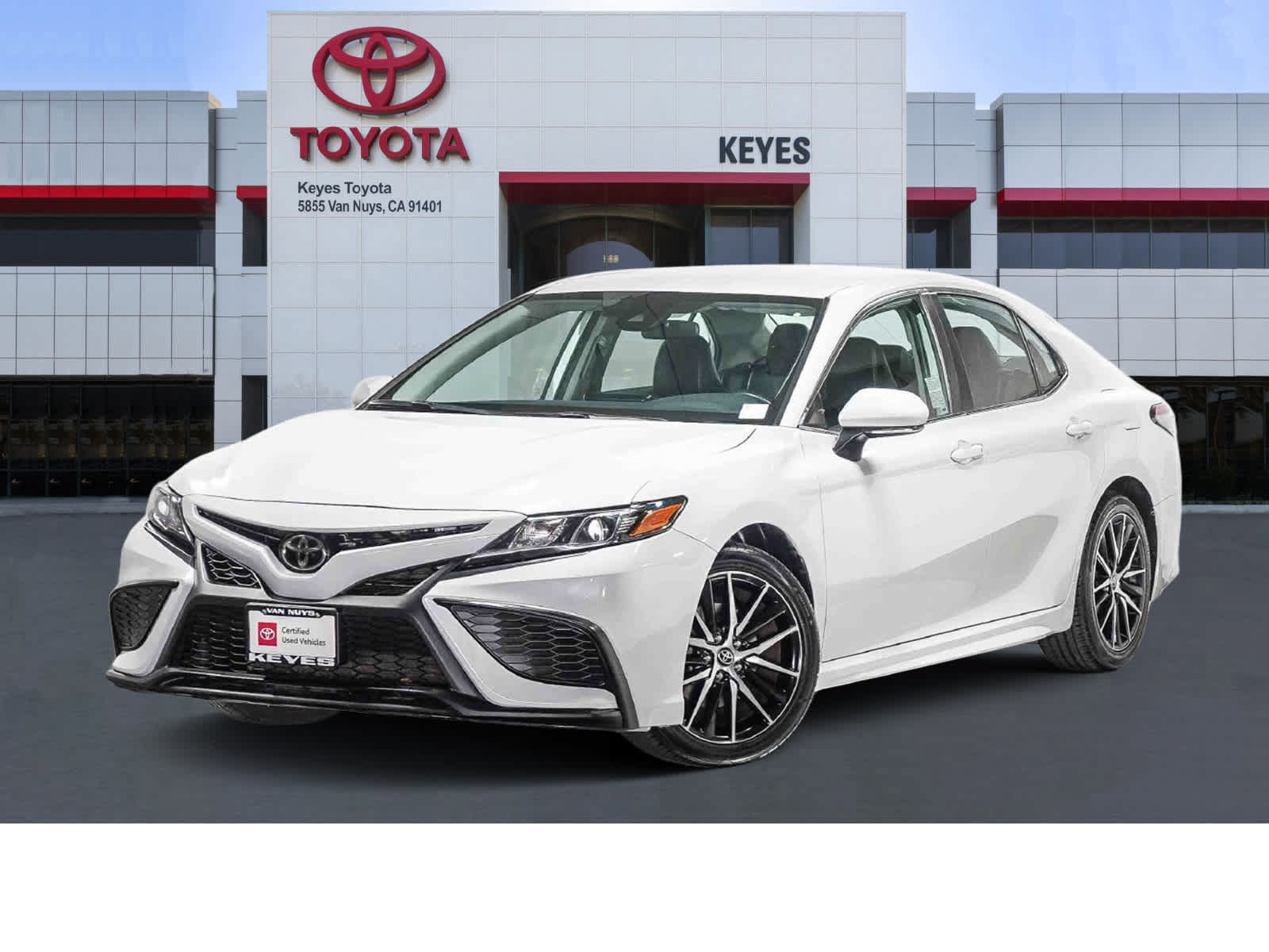 Certified 2022 Toyota Camry SE FWD image 1