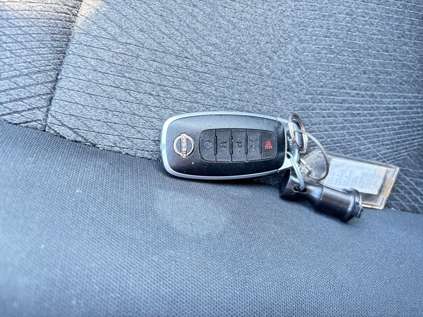 Used 2025 Nissan Rogue SV AWD/4WD image 48