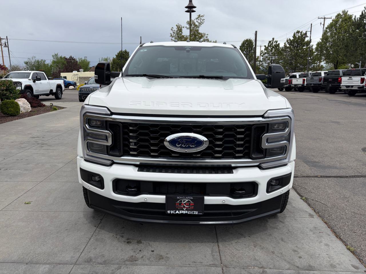 Used 2025 Ford F450 Platinum w/ Camper Package image 8