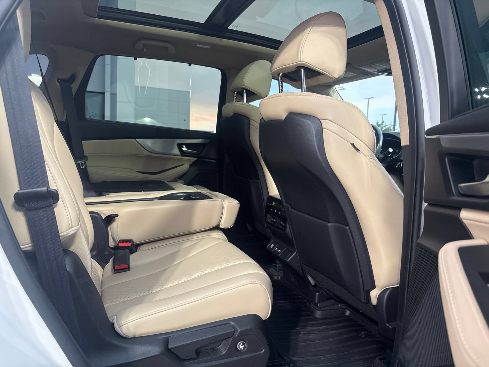 Used 2023 Acura MDX w/ Technology Package FWD image 7