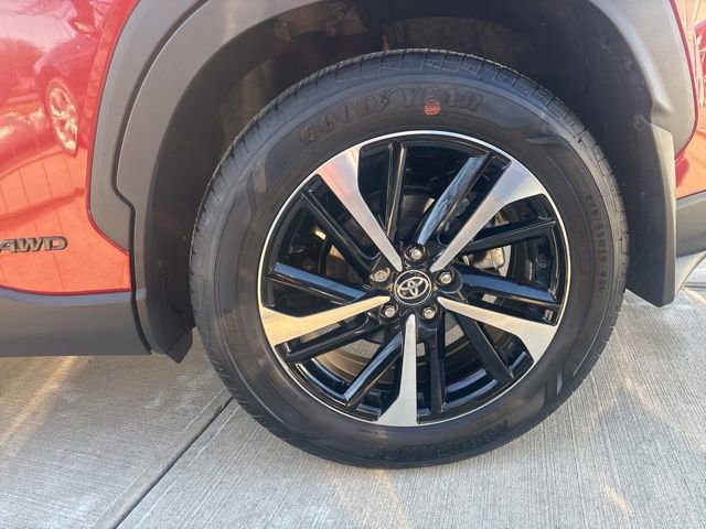 Used 2024 Toyota Corolla Cross XSE image 8