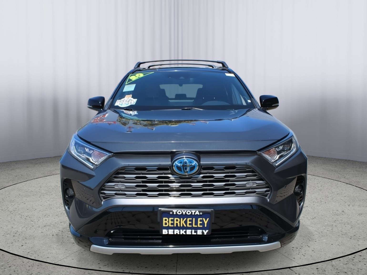 Used 2020 Toyota RAV4 XSE AWD/4WD image 3