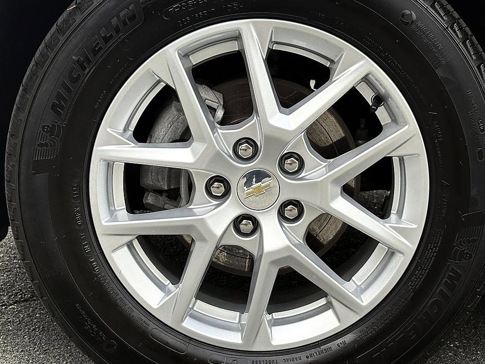 Used 2024 Chevrolet Equinox LT FWD image 8