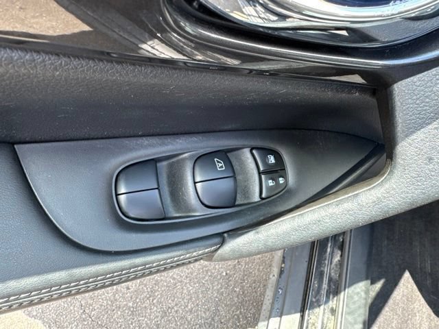 Used 2020 Nissan Rogue SV w/ Sun & Sound Touring Package AWD/4WD image 8