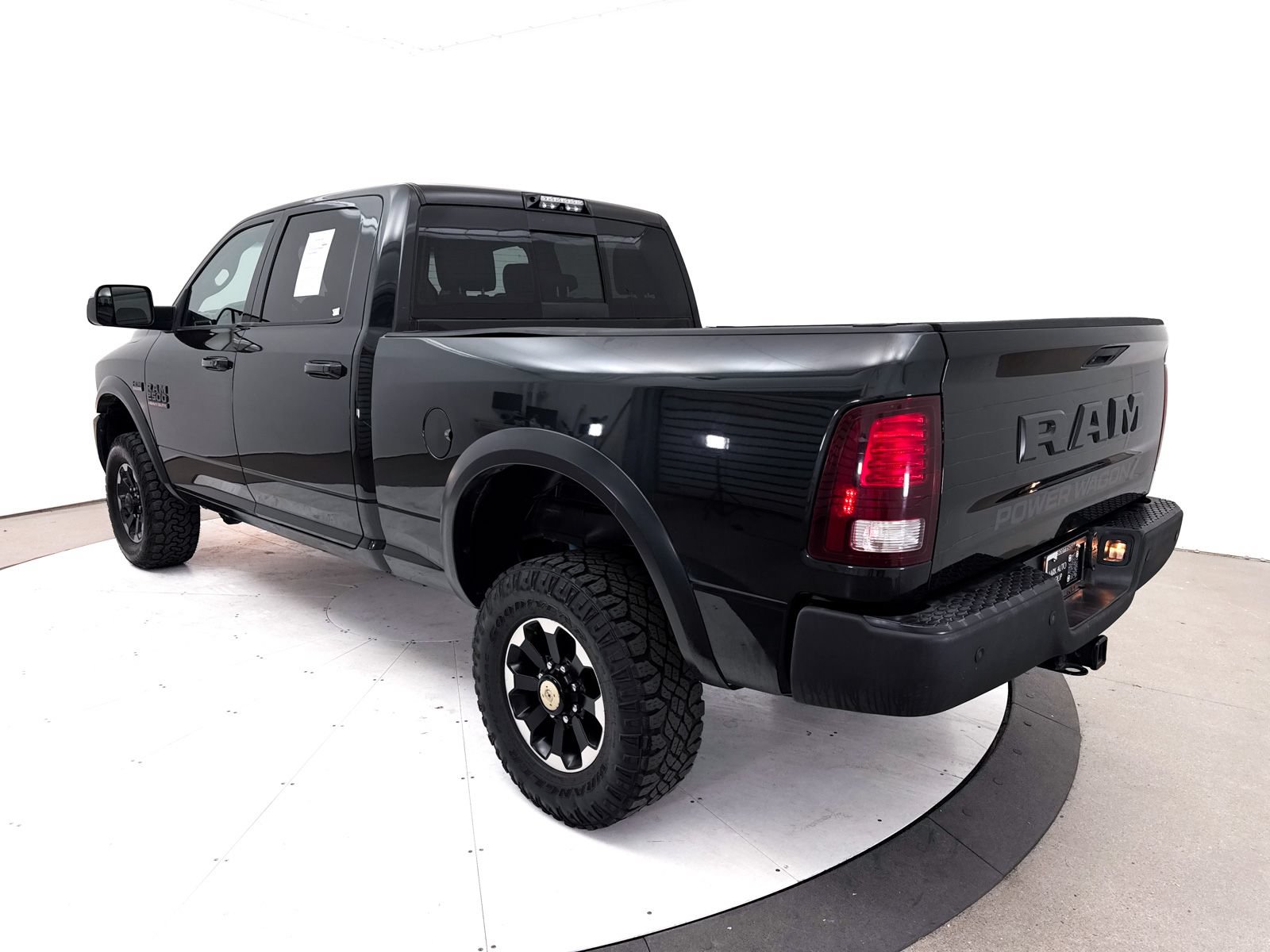 Used 2018 RAM 2500 Power Wagon w/ Leather & Luxury Group AWD/4WD image 14