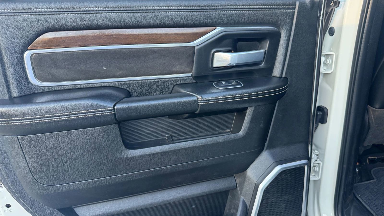 Used 2022 RAM 2500 Laramie image 33