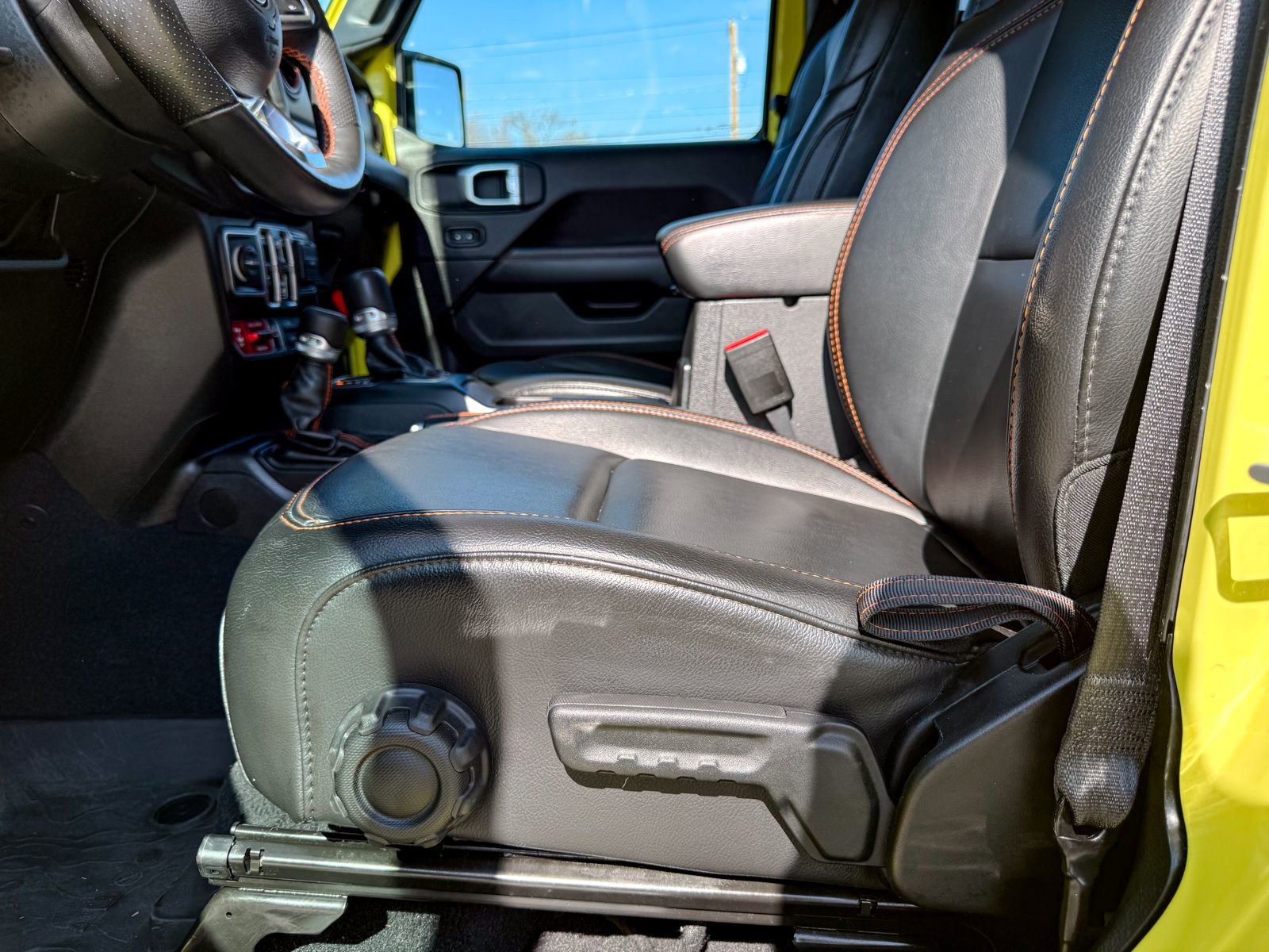 Used 2023 Jeep Gladiator Mojave w/ Cold Weather Group image 20