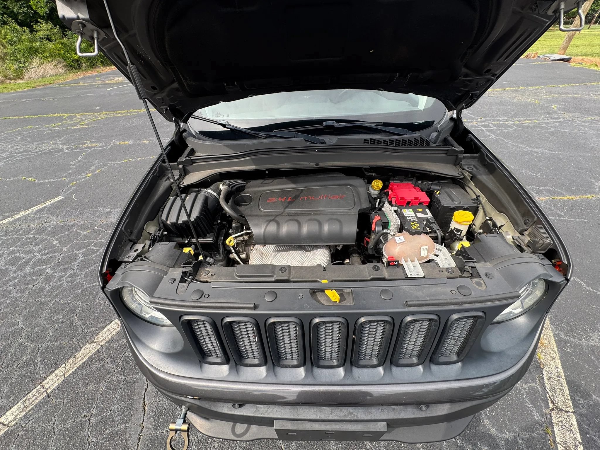 Used 2018 Jeep Renegade Latitude w/ Cold Weather Group AWD/4WD image 27