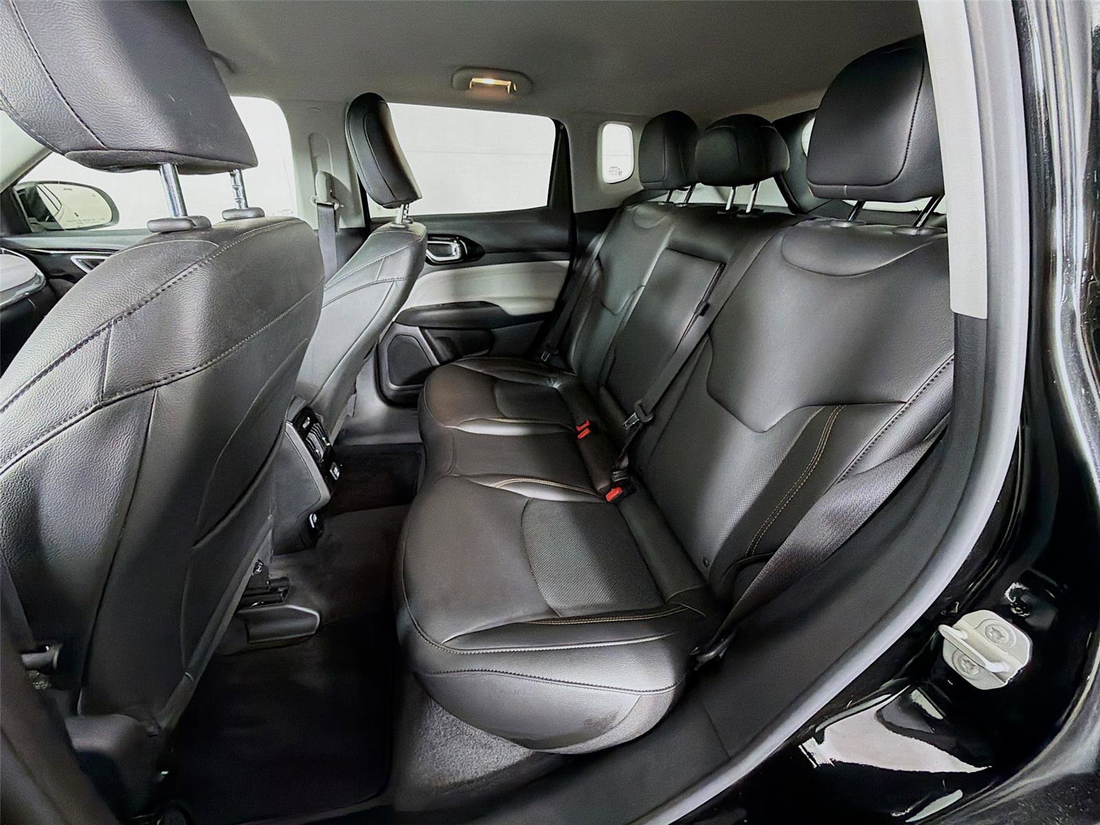 Used 2022 Jeep Compass Limited image 20