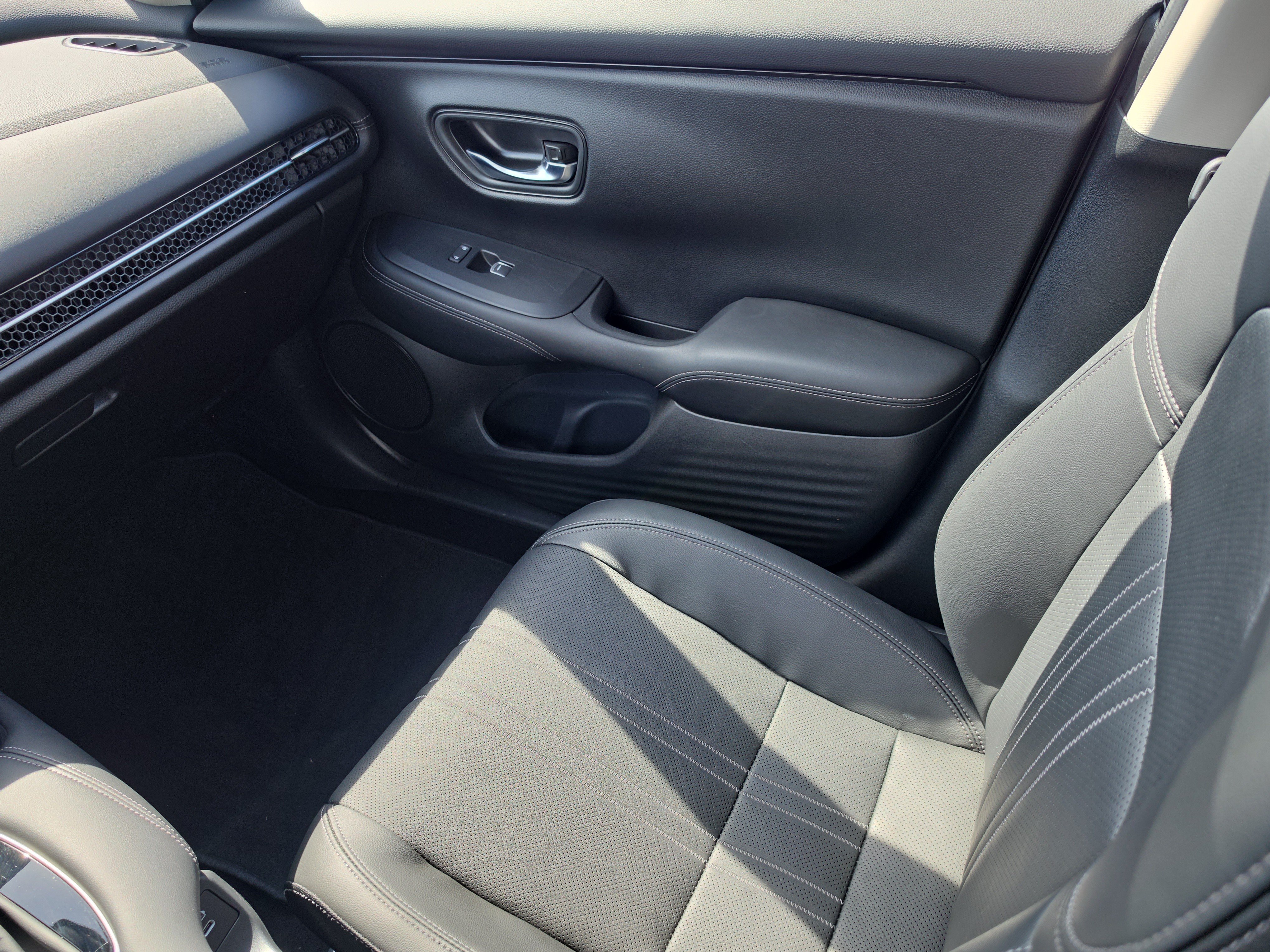 Used 2024 Honda HR-V EX-L image 15