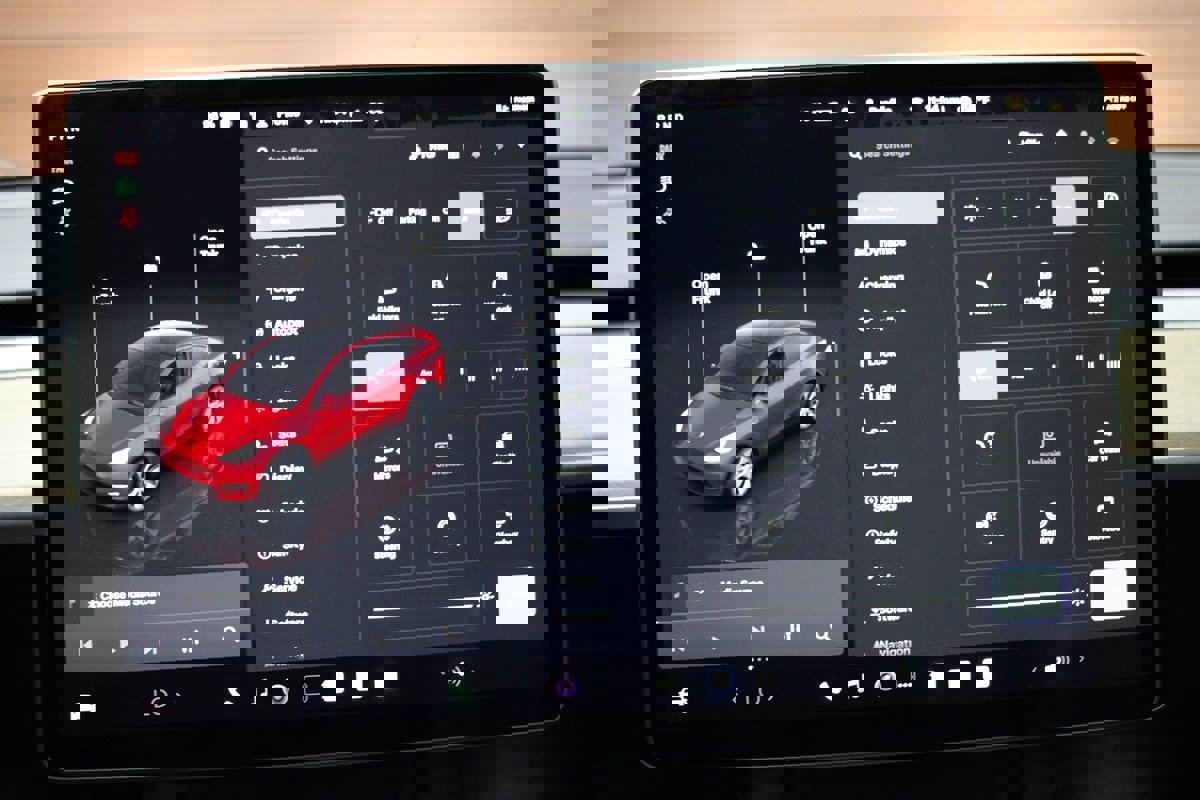 Used 2023 Tesla Model Y Long Range image 30