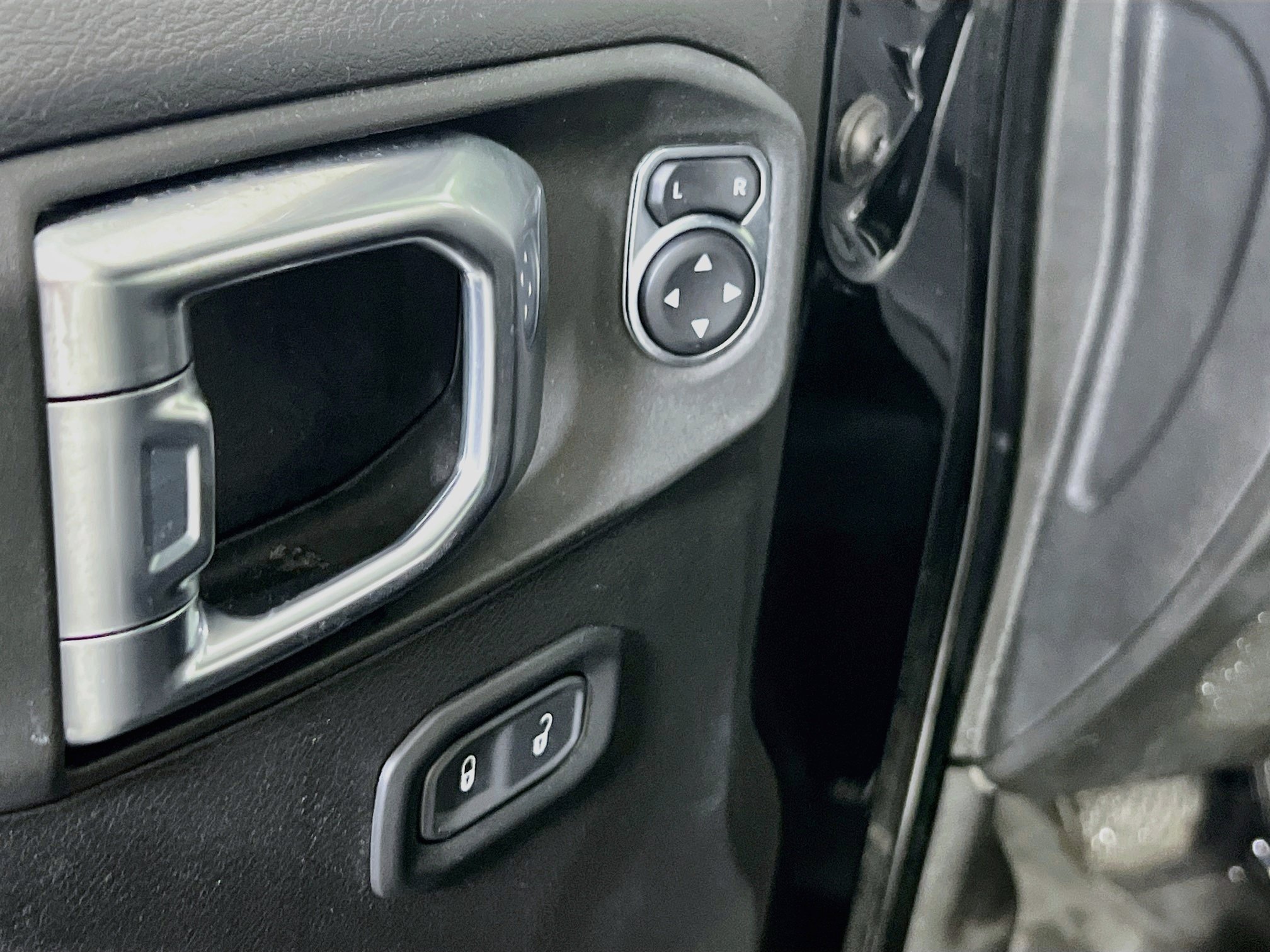Used 2023 Jeep Wrangler Unlimited Sport w/ Sun And Sound Package AWD/4WD image 18