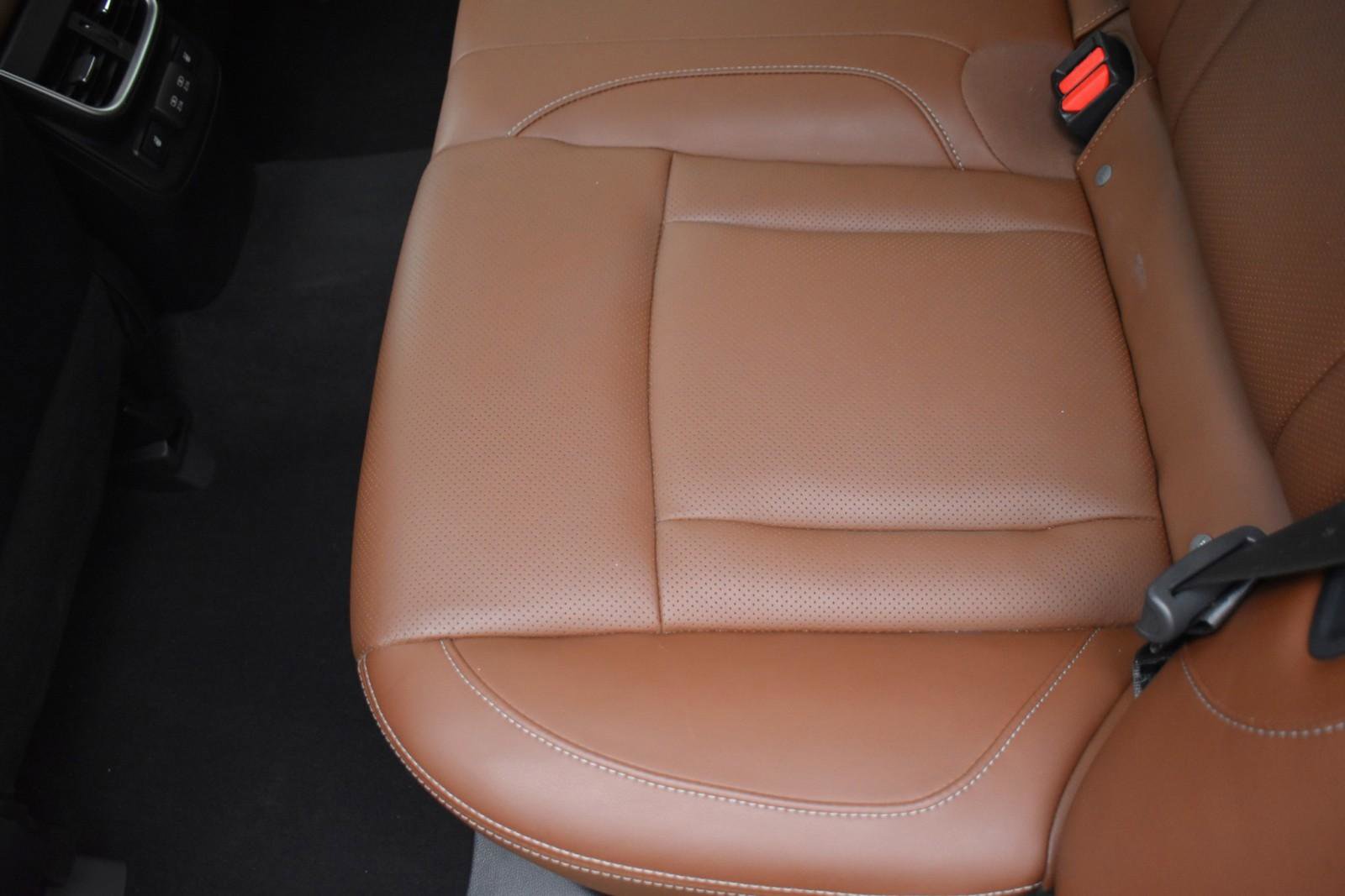 Used 2020 Subaru Outback Touring w/ Popular Package #2 image 36