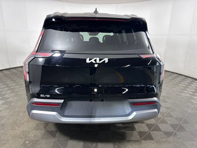 Used 2024 Kia EV9 Wind image 4