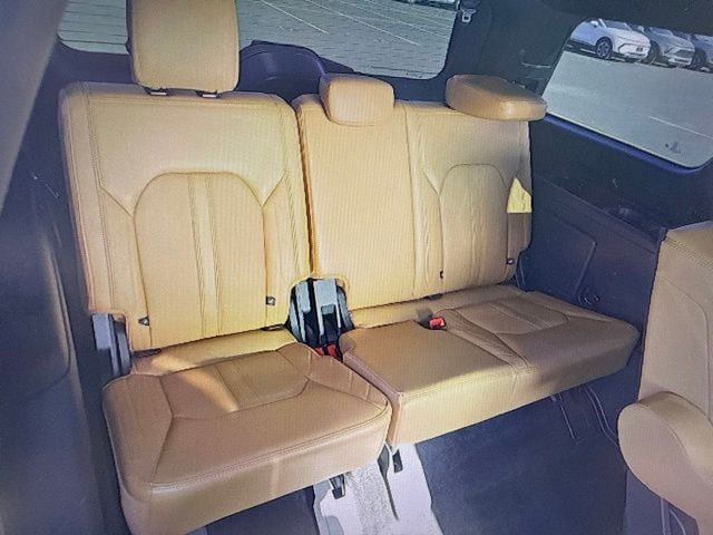 Used 2022 Ford Expedition Platinum RWD image 11