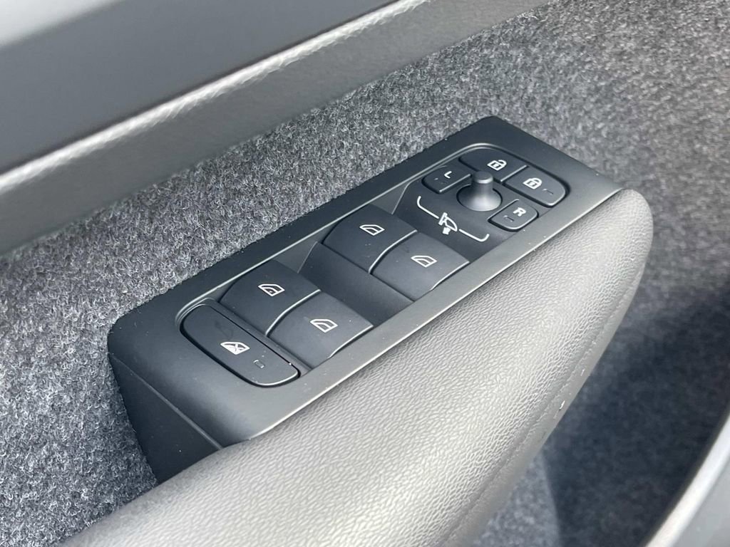 New 2026 Volvo XC40 B5 Plus w/ Protection Package Premier image 20