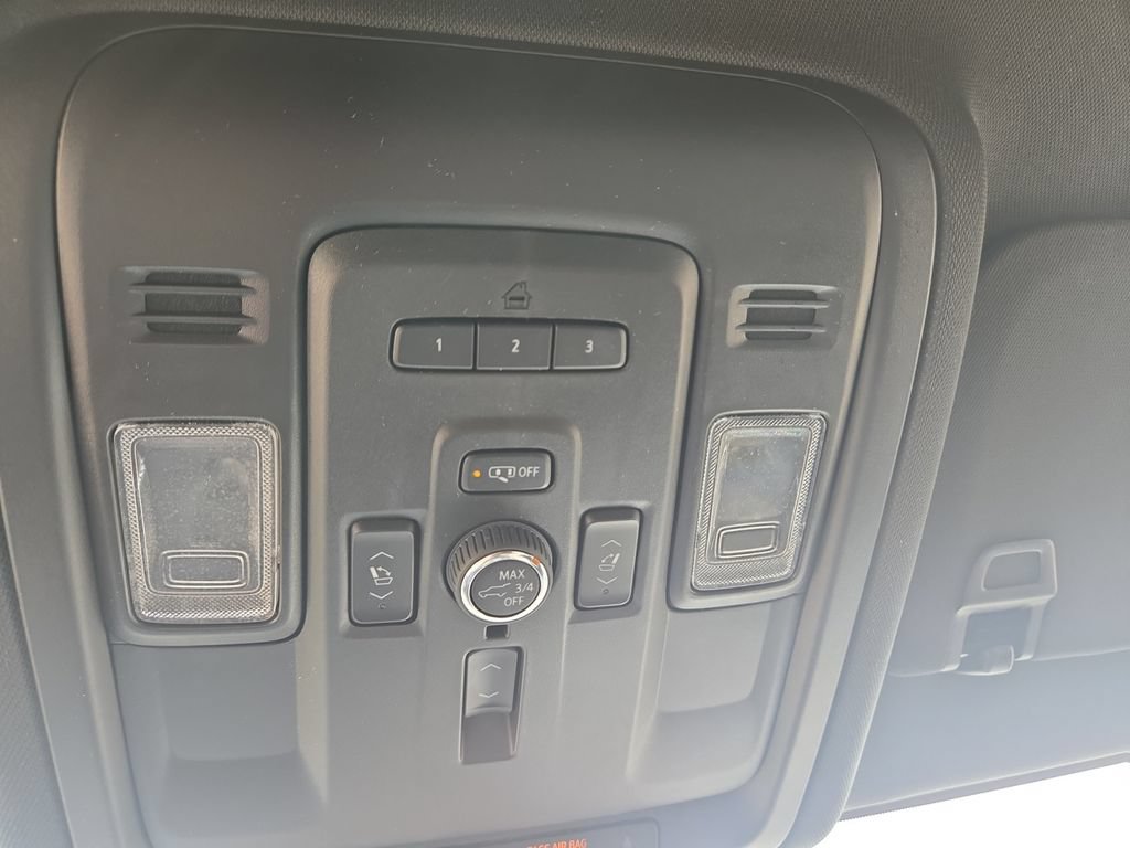 Used 2024 Chevrolet Tahoe Premier AWD/4WD image 42