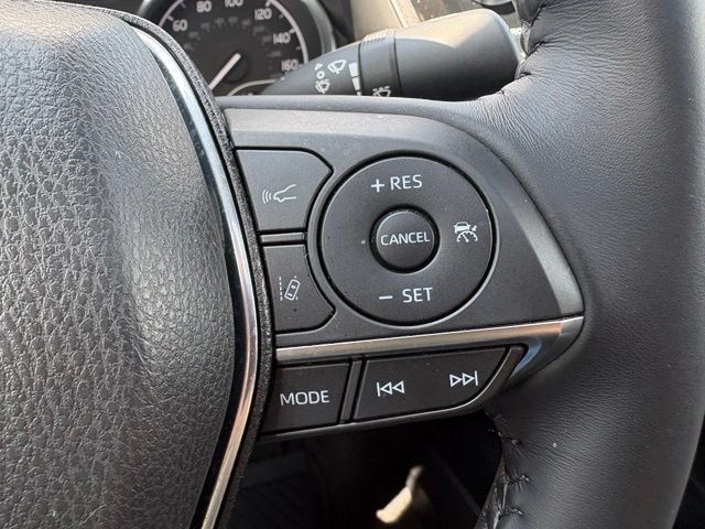 Used 2019 Toyota Camry XLE FWD image 26