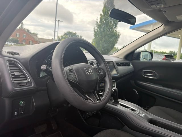 Used 2017 Honda HR-V EX image 11