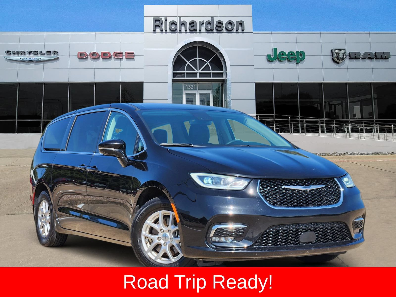 Certified 2024 Chrysler Pacifica Touring-L