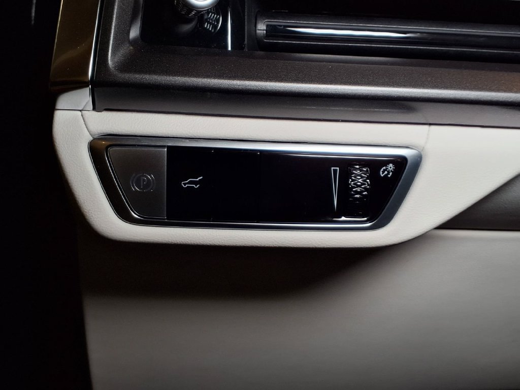 New 2027 Cadillac Vistiq Sport AWD/4WD image 17