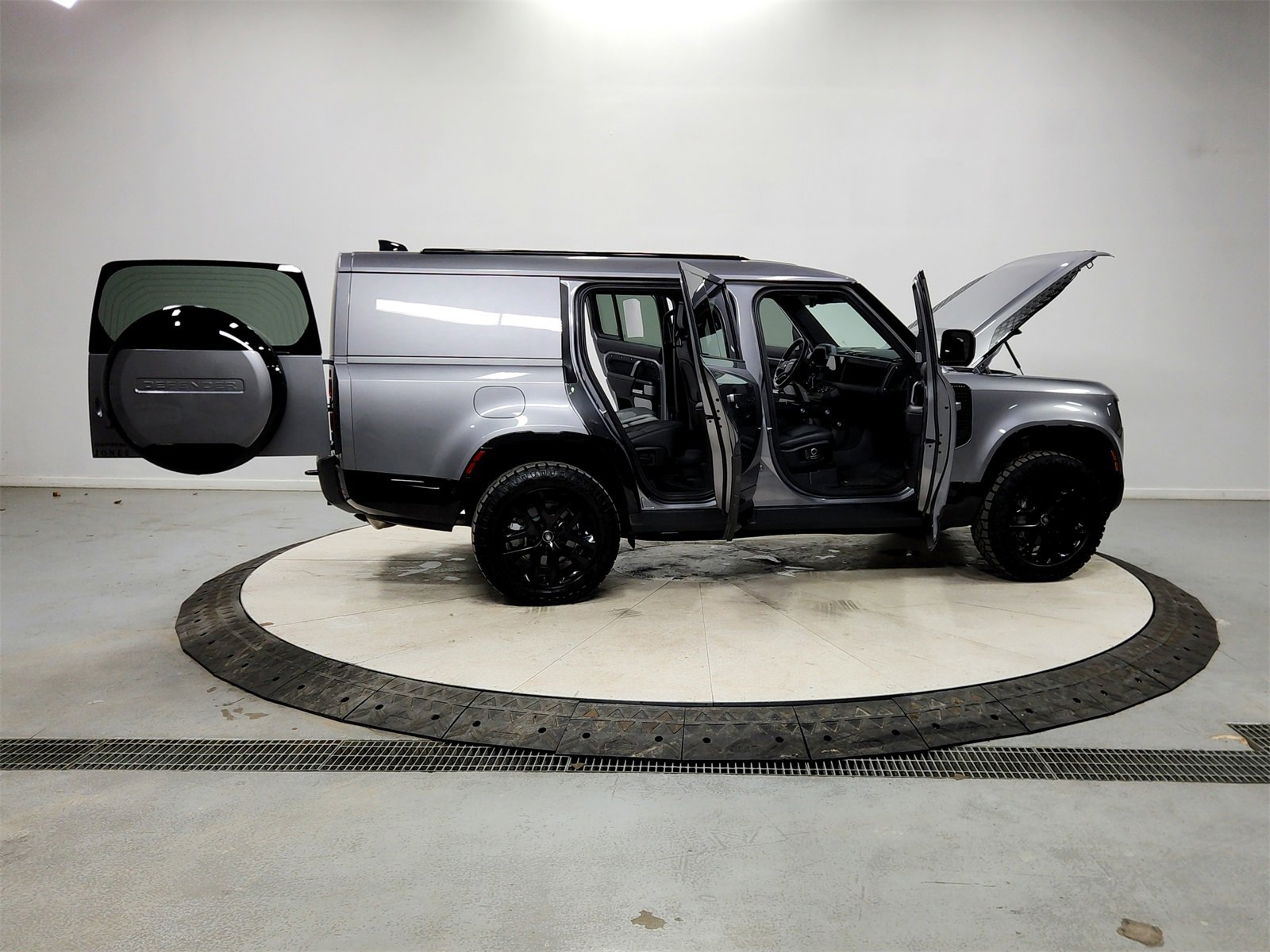 Used 2024 Land Rover Defender 130 Outbound image 16