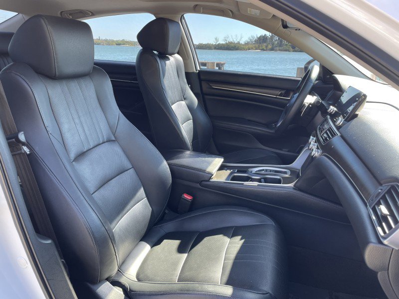 Used 2018 Honda Accord Touring image 7