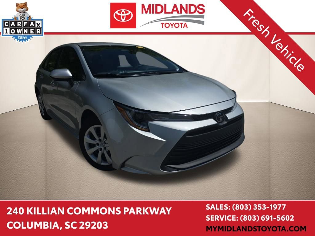 Used 2025 Toyota Corolla LE image 1