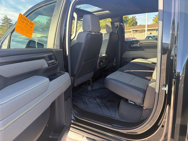 Used 2025 Chevrolet Silverado 2500 ZR2 w/ Technology Package AWD/4WD image 13