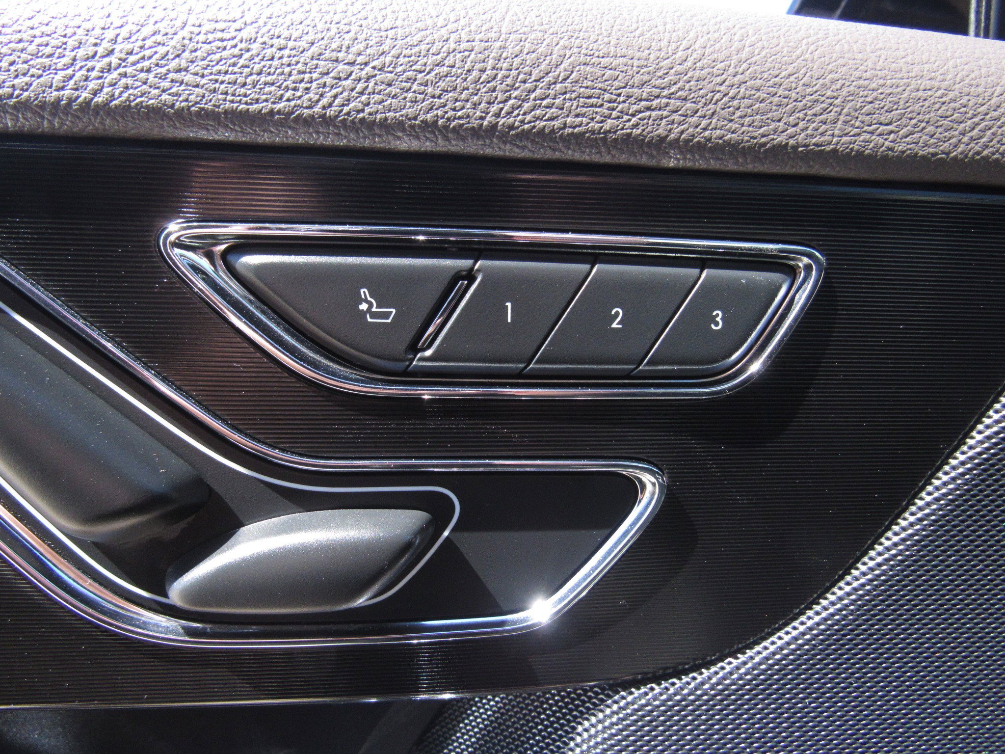 Used 2020 Lincoln Corsair Reserve image 26