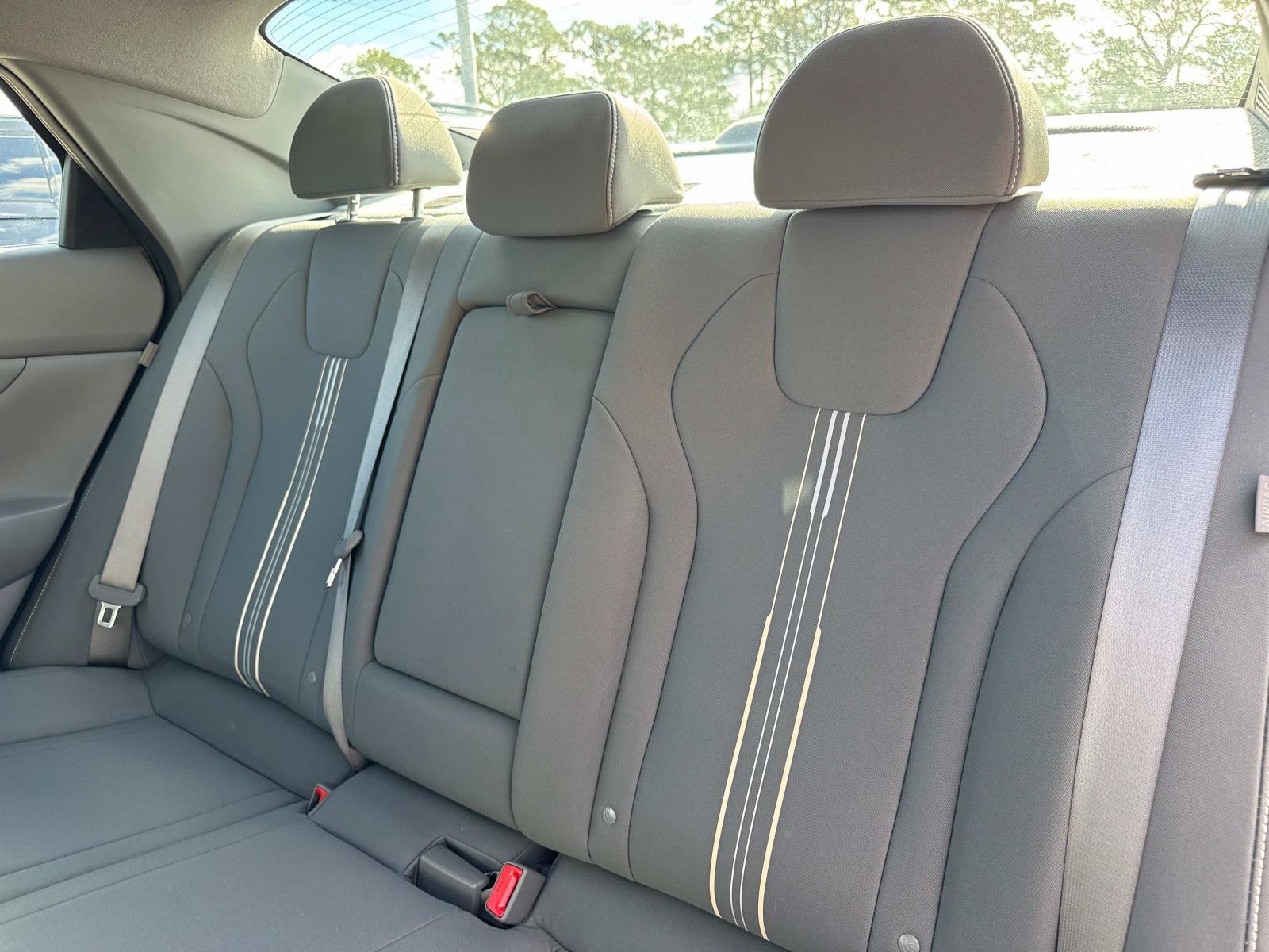 Used 2025 Hyundai Elantra SEL FWD image 13