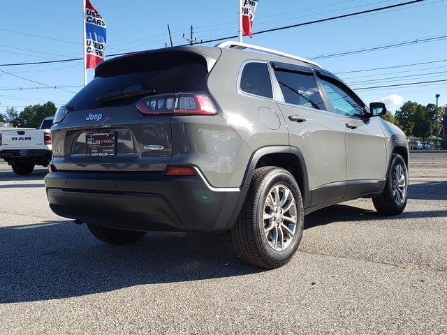 Used 2019 Jeep Cherokee Latitude Plus w/ Cold Weather Group AWD/4WD image 3