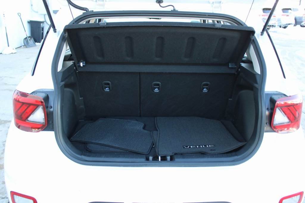 Used 2020 Hyundai Venue SEL image 26