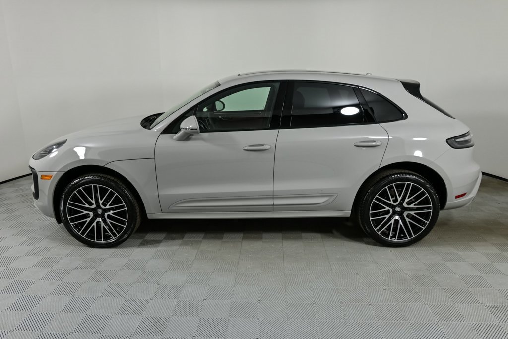 New 2026 Porsche Macan image 2