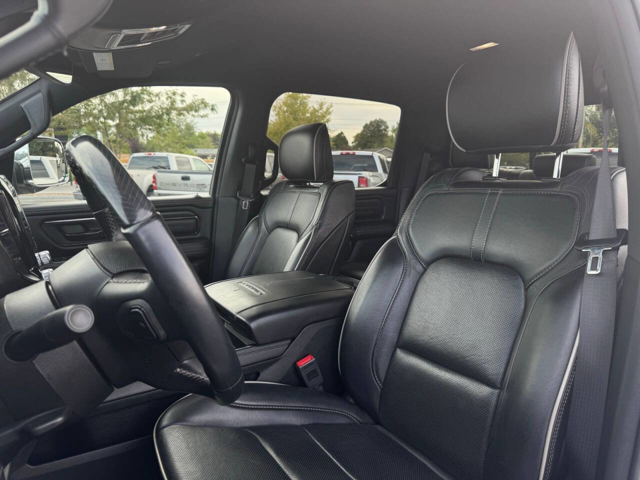 Used 2022 RAM 1500 Limited w/ Body-Colour Bumper Group image 11