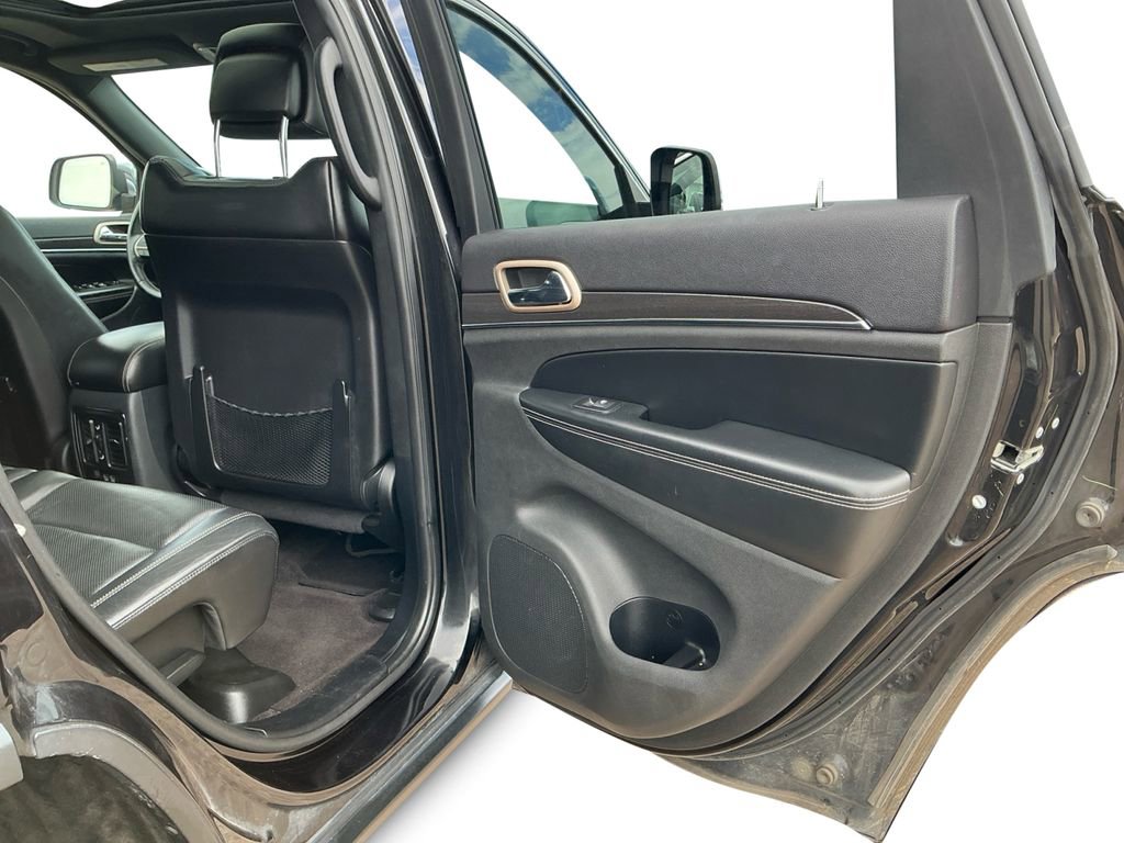 Used 2016 Jeep Grand Cherokee Limited w/ Luxury Group II AWD/4WD image 18