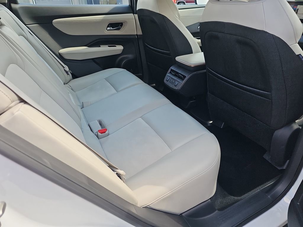 Used 2023 Nissan Ariya FWD image 14